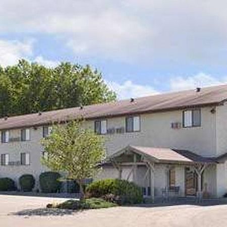 Travelodge Yankton Екстериор снимка