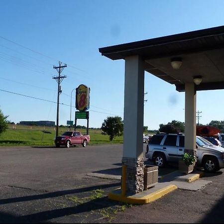 Travelodge Yankton Екстериор снимка
