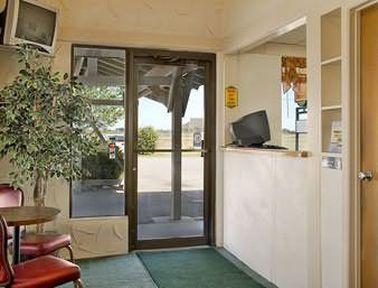 Travelodge Yankton Интериор снимка