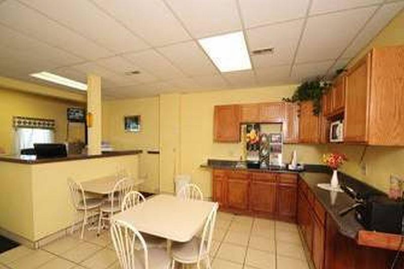 Travelodge Yankton Екстериор снимка